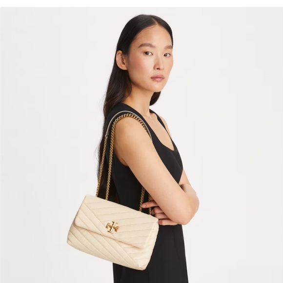 Tory Burch small Kira chevron convertible shoulder bag in cream white - Picture 15 of 16